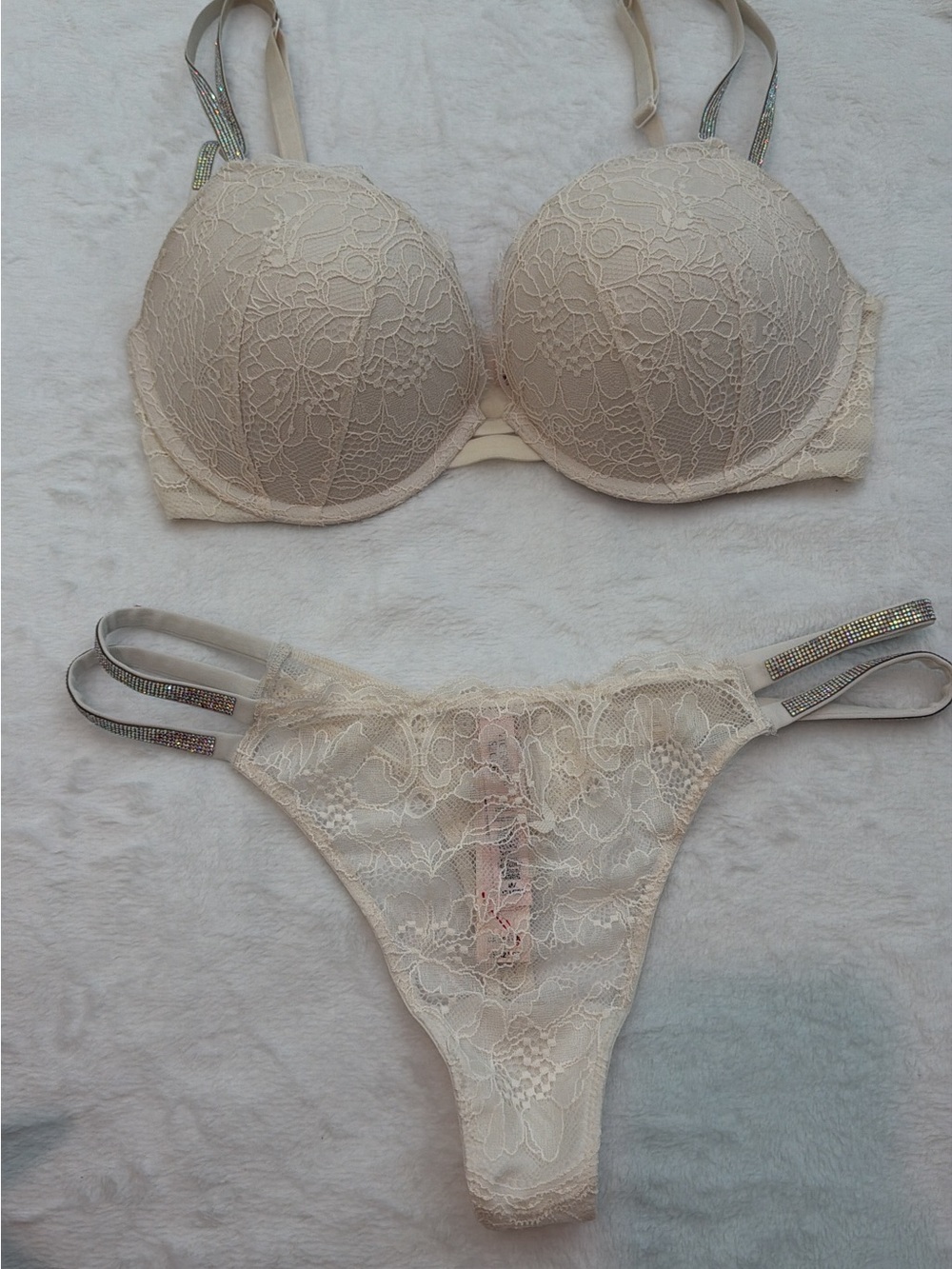 Victoria’s Secret Lace Push-Up Bra & Thong Set in Ivory 32DD/ M